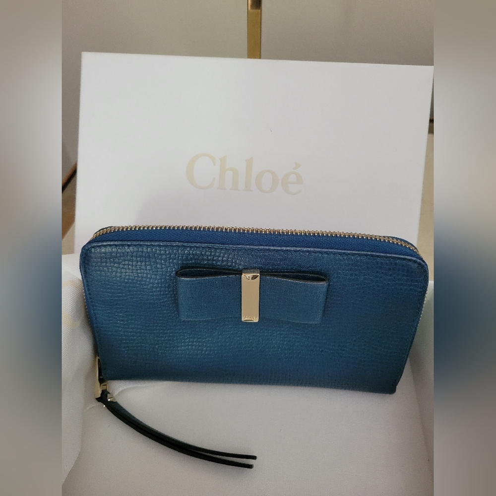 Chloé Blue Gold Leather Wallet Box Dust Bag Bow Excellent Pre-loved Clutch